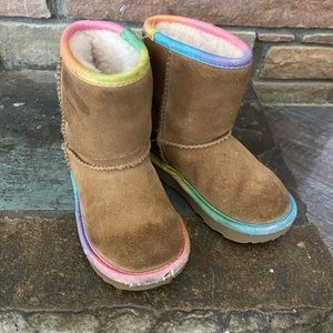Kids Uggs size 8 toddler